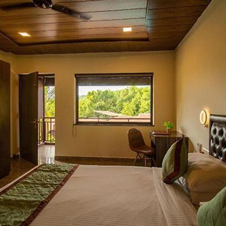 Fabhotel La Gracia Resort Morjim Exterior photo