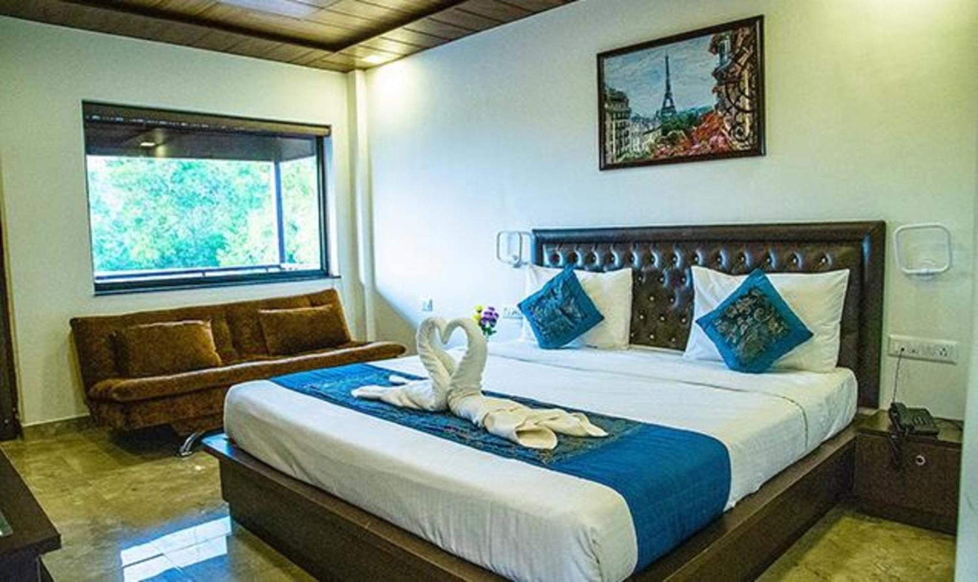 Fabhotel La Gracia Resort Morjim Exterior photo